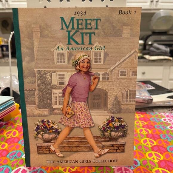 Meet Kit An American Girl Book 1 (Collector series) Paperback Book 1 - Picture 2 of 3